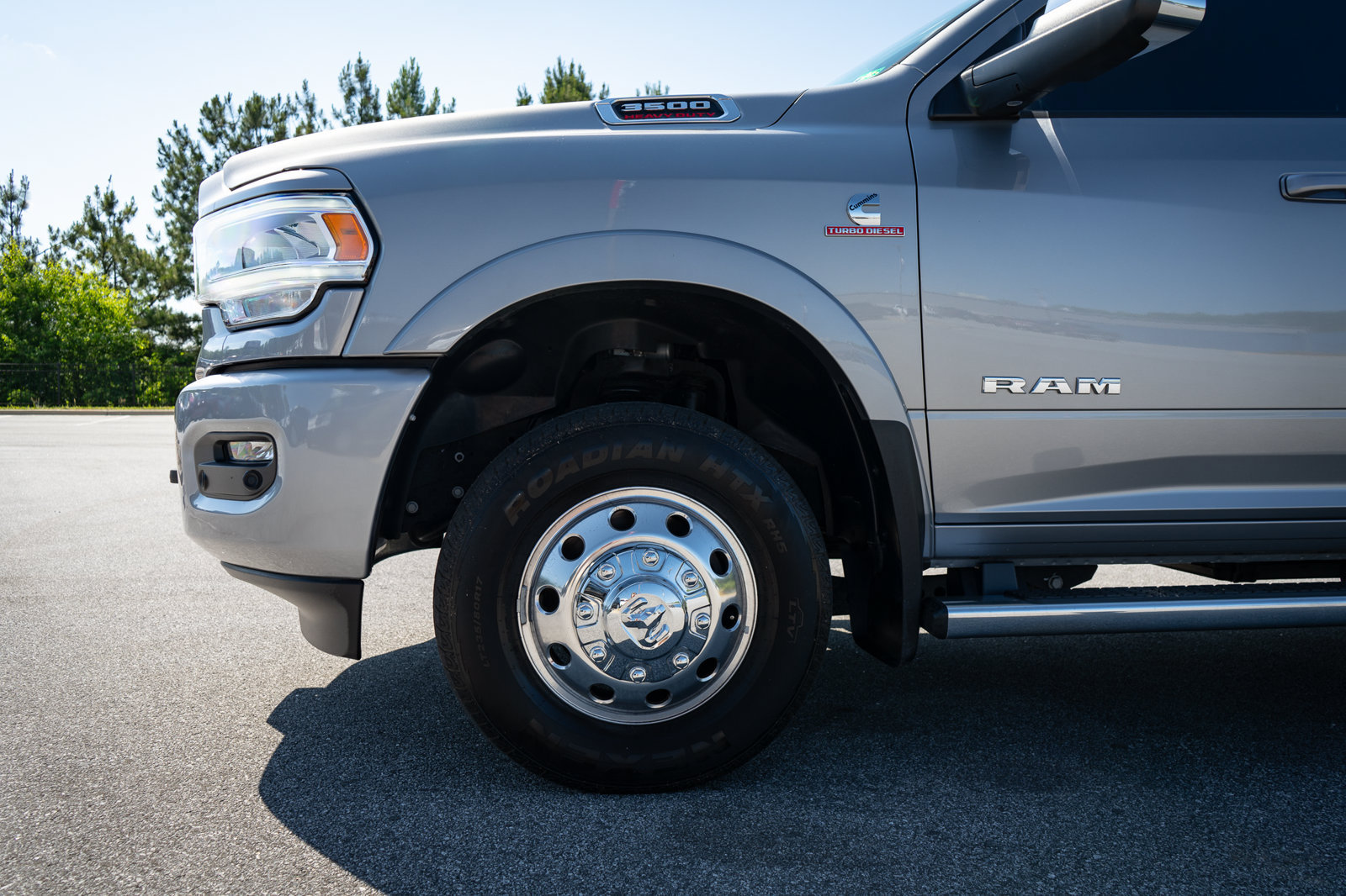 Used 2022 RAM 3500 Laramie AWD/4WD image 4