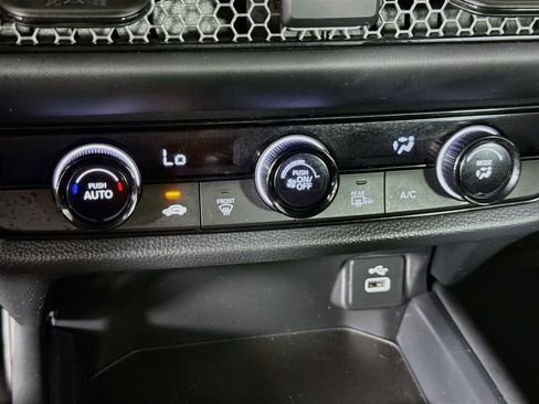Certified 2025 Honda HR-V Sport image 17