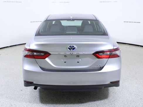 Used 2022 Toyota Camry LE image 6