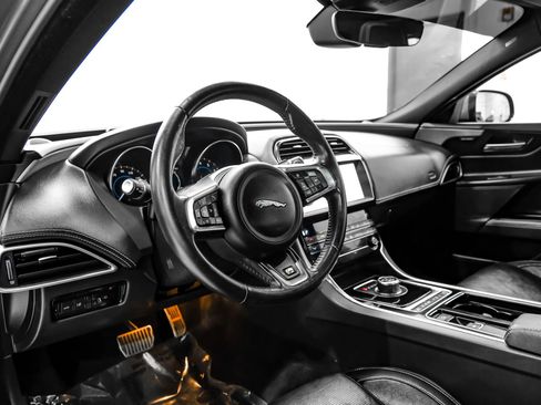 Used 2019 Jaguar XE R-Sport AWD/4WD image 18