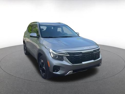 Used 2025 Kia Seltos S FWD image 3