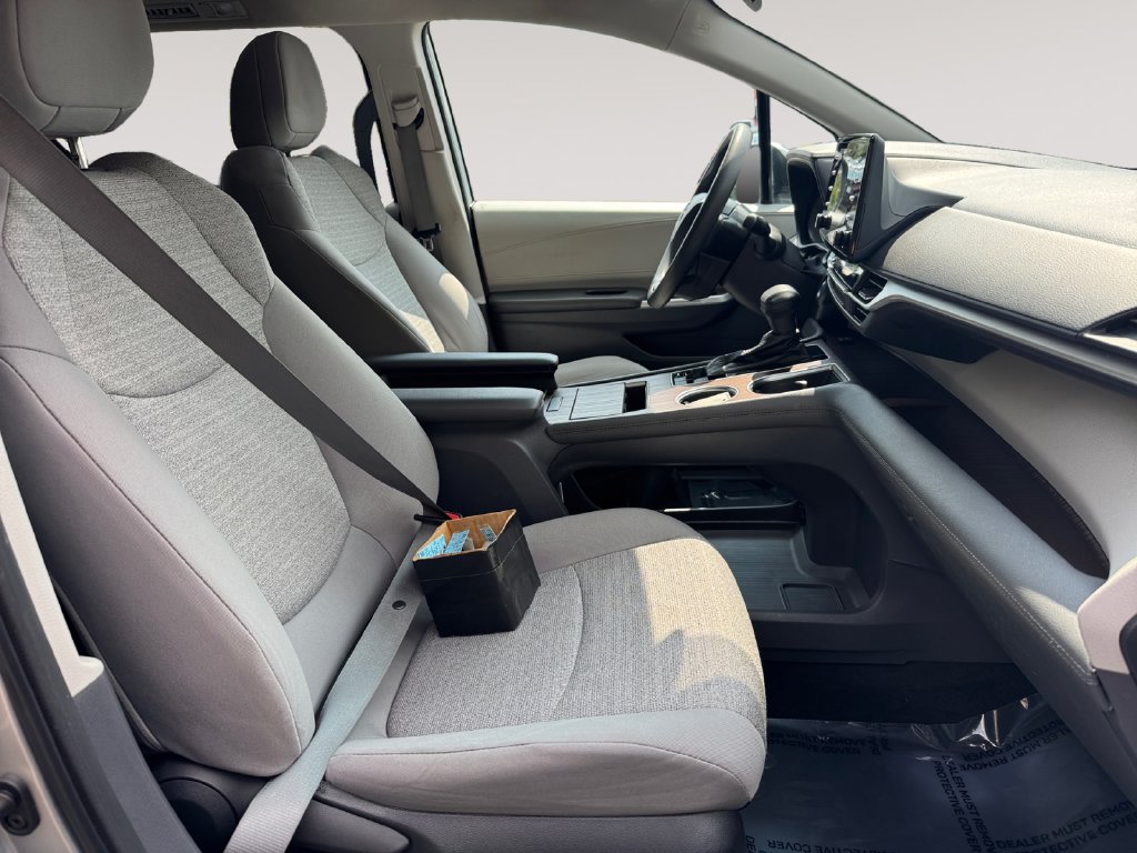 Used 2022 Toyota Sienna LE FWD image 15
