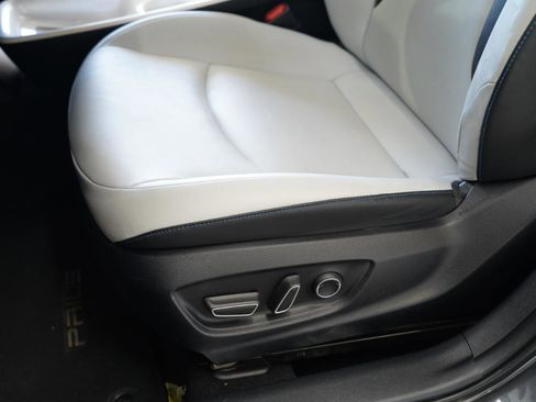 Used 2016 Toyota Prius Four Touring image 25