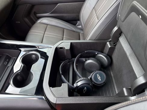 Used 2025 Chevrolet Tahoe High Country image 34