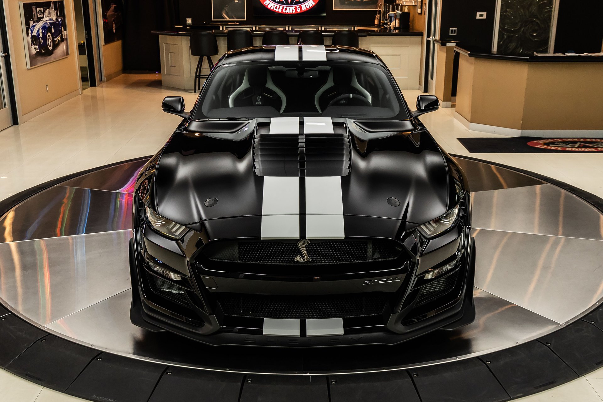Used 2020 Ford Mustang Shelby GT500 w/ Carbon Fiber Track Pack RWD image 8