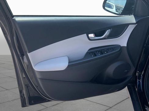 Used 2023 Hyundai Kona Limited FWD image 21