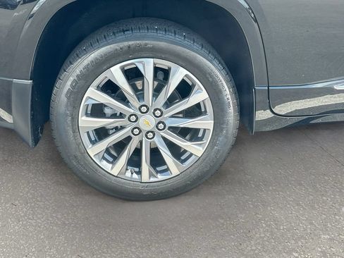 Used 2023 Chevrolet Traverse Premier FWD image 34