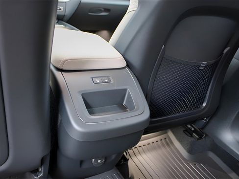 New 2026 Volvo XC90 B5 Ultra w/ Protection Package Premier image 31