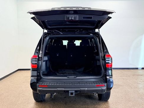 Used 2025 Toyota 4Runner SR5 AWD/4WD image 5