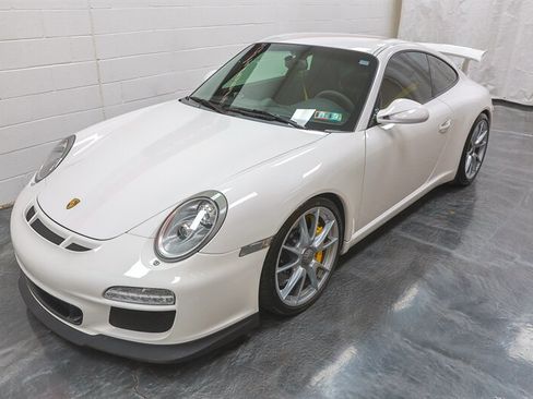 Used 2010 Porsche 911 GT3 RWD image 8