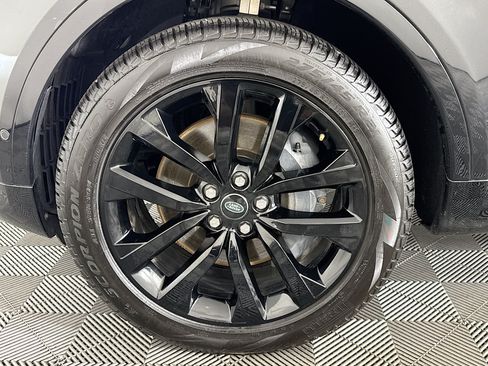 Used 2024 Land Rover Discovery Dynamic SE AWD/4WD image 36