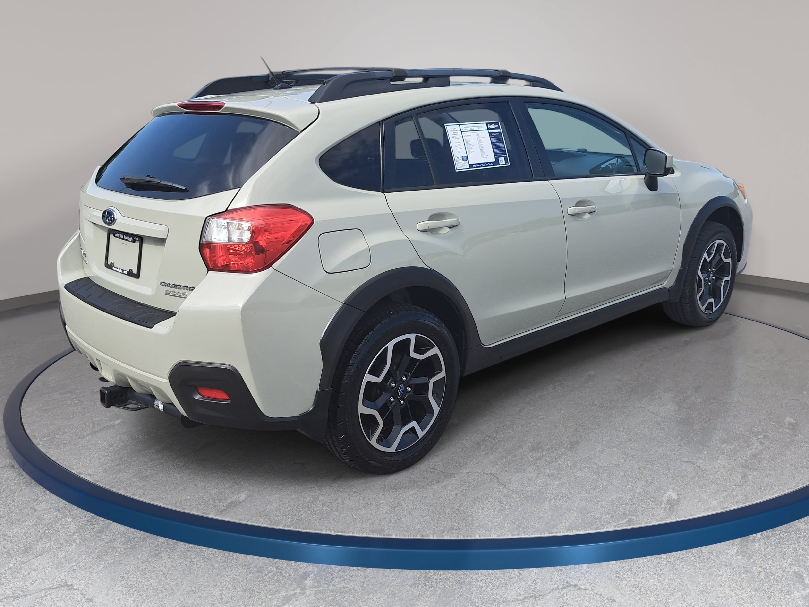 Used 2017 Subaru Crosstrek 2.0i Premium w/ Moonroof Package AWD/4WD image 5