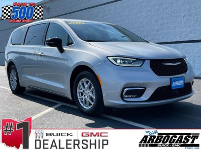 Used 2024 Chrysler Pacifica Touring-L