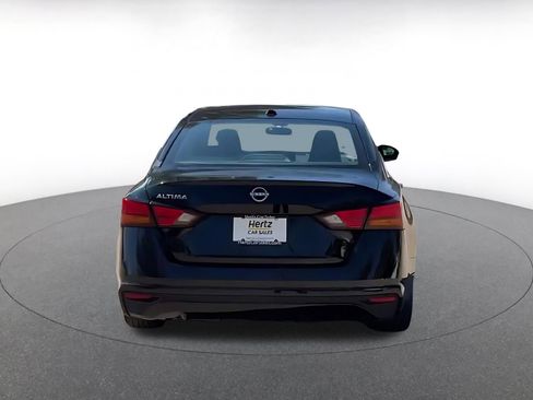 Used 2025 Nissan Altima 2.5 SV image 12