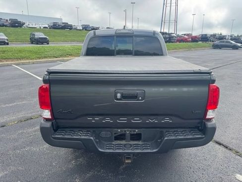 Used 2017 Toyota Tacoma SR5 w/ Tow Package AWD/4WD image 4
