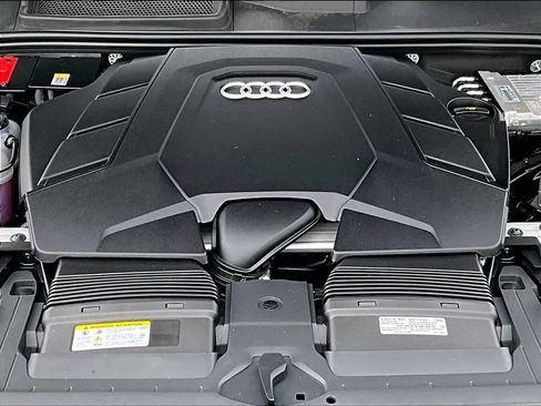 Used 2025 Audi Q7 3.0T Premium Plus AWD/4WD image 23
