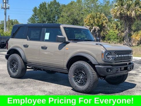 New 2026 Ford Bronco Badlands AWD/4WD image 3