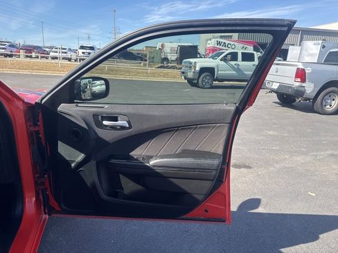 Used 2019 Dodge Charger SXT w/ Blacktop Package image 27