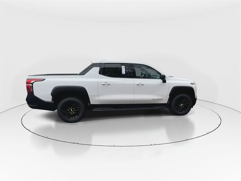 New 2025 Chevrolet Silverado EV LT image 8