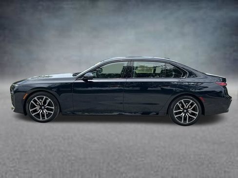 Used 2025 BMW 740i RWD image 8