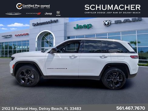 Certified 2024 Jeep Grand Cherokee Limited w/ Luxury Tech Group II AWD/4WD image 4