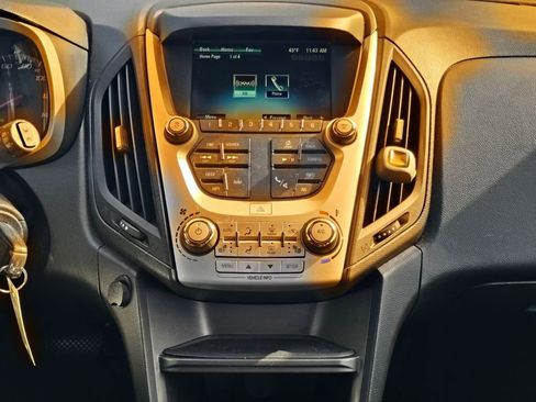 Used 2017 Chevrolet Equinox LT w/ Convenience Package image 37