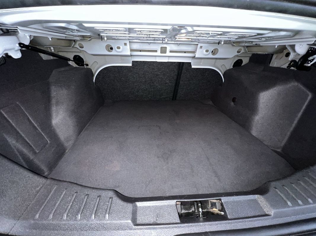 Used 2016 Ford Focus SE FWD image 27