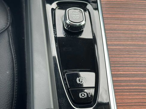 Certified 2023 Volvo XC60 B5 Plus w/ Climate Package image 30