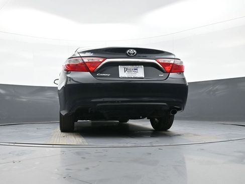 Used 2016 Toyota Camry SE image 29