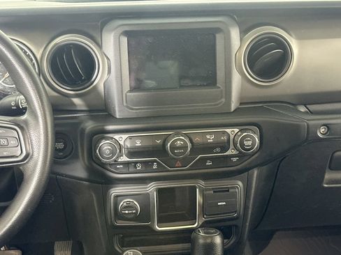 Used 2022 Jeep Wrangler Unlimited Sport AWD/4WD image 18