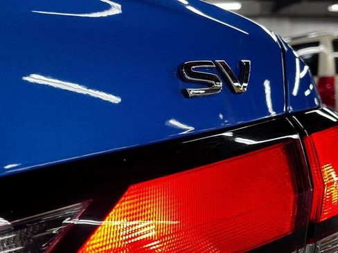 Used 2021 Nissan Versa SV image 9