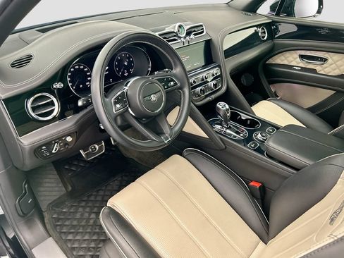 Certified 2021 Bentley Bentayga AWD/4WD image 9