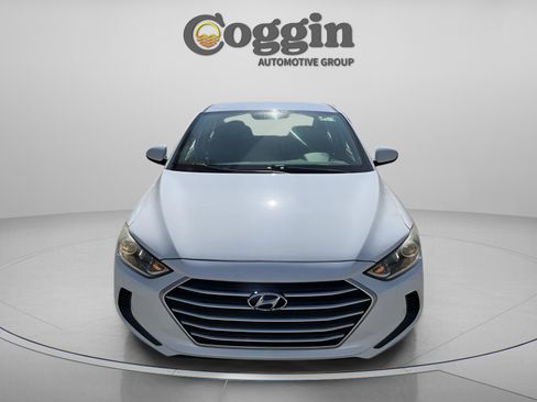 Used 2017 Hyundai Elantra SE image 8
