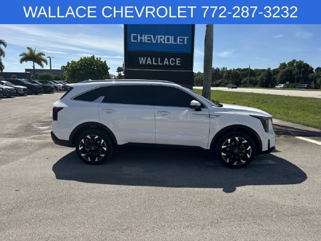 Used 2025 Kia Sorento EX w/ Panoramic Sunroof Package AWD/4WD image 6