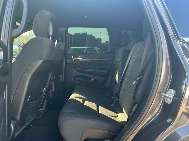 Used 2019 Jeep Grand Cherokee Laredo RWD image 11