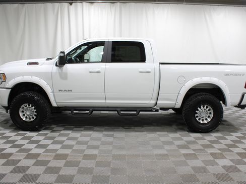 Used 2024 RAM 2500 Big Horn w/ Sport Appearance Package image 33