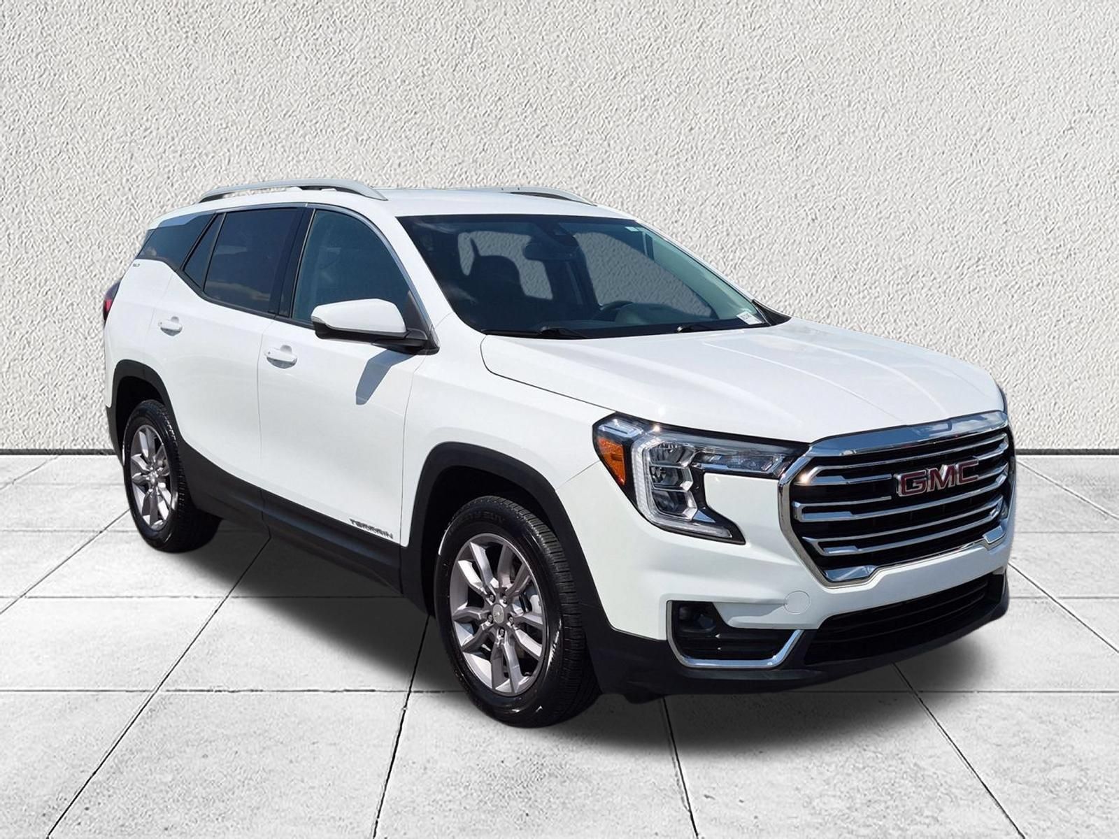 Used 2024 GMC Terrain SLT AWD/4WD image 1