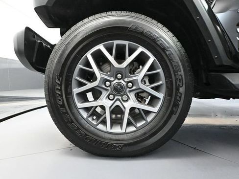Used 2024 Jeep Wrangler Sahara image 18