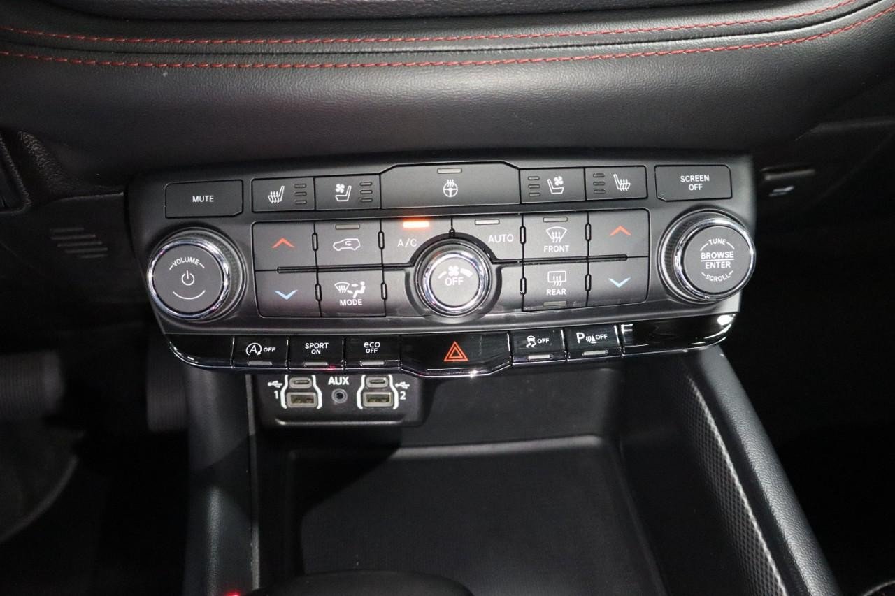 Used 2024 Dodge Durango GT AWD/4WD image 16