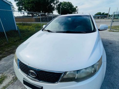 Used 2013 Kia Forte EX w/ Premium Pkg image 4
