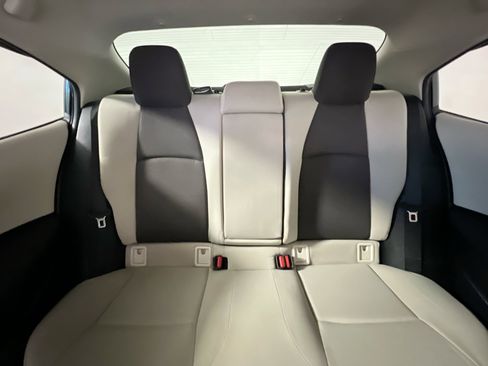 Used 2022 Toyota Corolla LE image 31