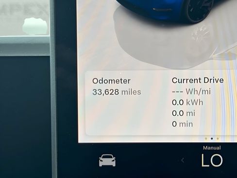Used 2023 Tesla Model Y Performance AWD/4WD image 17