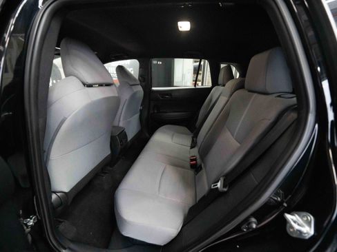 Used 2023 Toyota Corolla Cross SE image 23