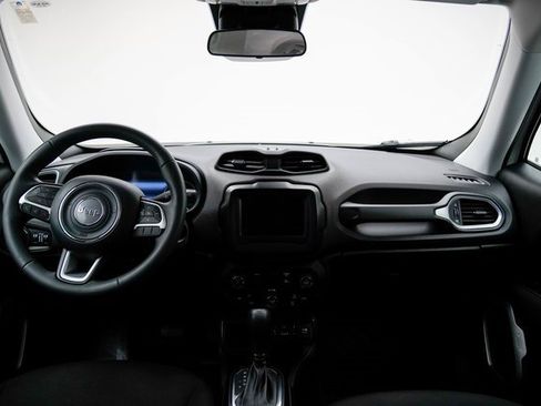 Used 2021 Jeep Renegade Latitude image 18