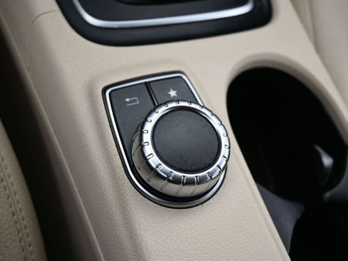 Used 2018 Mercedes-Benz GLA 250 image 24