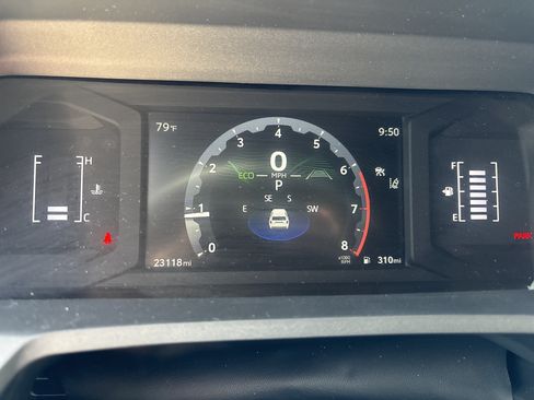 Used 2025 Toyota 4Runner SR5 AWD/4WD image 20