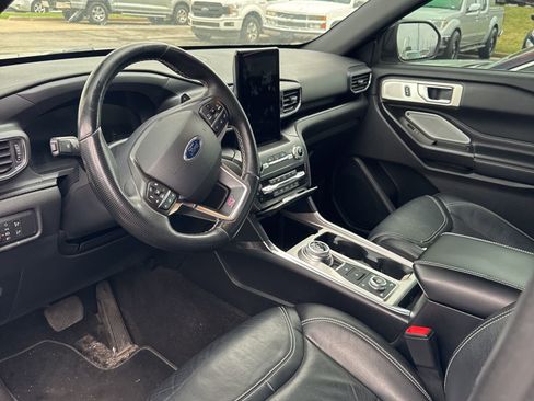 Used 2020 Ford Explorer ST w/ ST Street Pack image 5