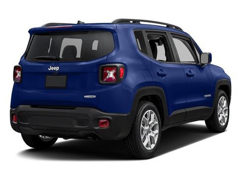 Used 2017 Jeep Renegade Latitude w/ Popular Equipment Group AWD/4WD image 2