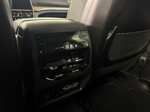 Used 2025 Jeep Grand Cherokee Summit image 32