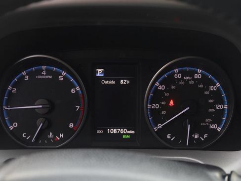 Used 2018 Toyota RAV4 XLE AWD/4WD image 21